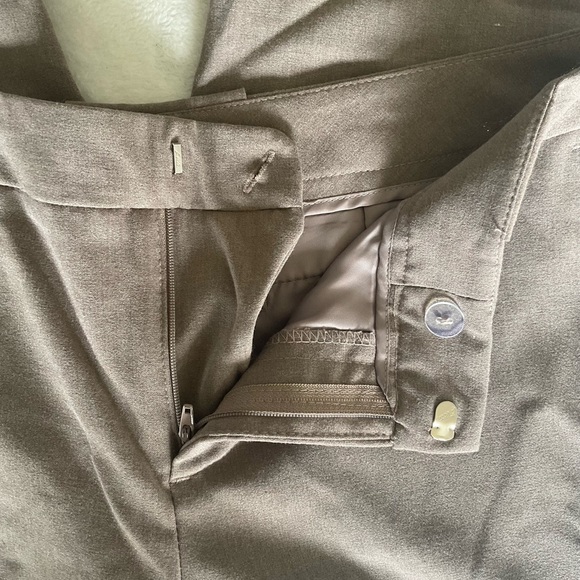 Daisy Fuentes Khaki Pants Size 8 - Picture 3 of 5